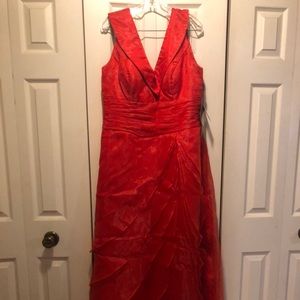 Light in the Box NWT, sleeveless gown, ruby.